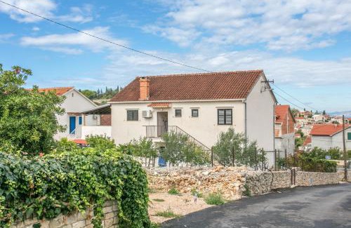 Sutivan Apartment | Apartments with a parking space Sutivan, Brac - 744