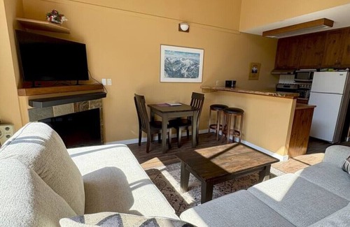 Okanagan-Similkameen Apartment | Apex Mountain ~ Alpine Ski Inn ~ Best Location on The Hill