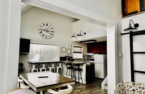 Okanagan-Similkameen Condo | Apex Mountain ~ The Mountain Lux