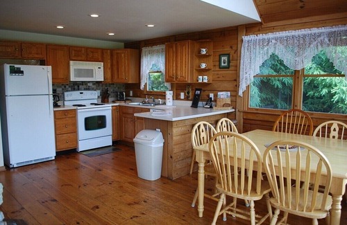 West Jefferson Cabin | Appalachian Mist - West Jefferson, NC