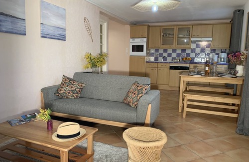 Pierrefeu-du-Var Apartment | Appart Cigales Pierrefeu du Var