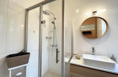 Gien Apartment | Appart LE SCANDINAVE - Maison 1911 - confort & prestige