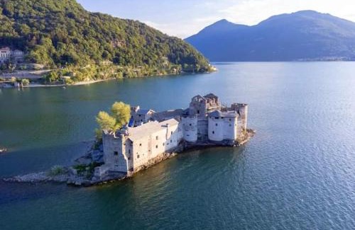 Cannobio Apartment | Appartamento AZZURRO