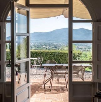 Capannori Apartment | Appartamento con magnifica vista e piscina