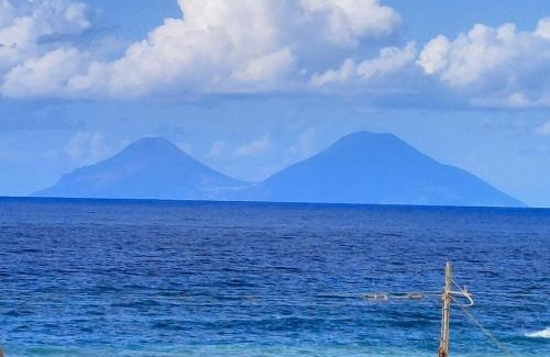 Piraino Apartment | "Appartamento del Mare Gliaca" con vista Isole Eolie,ampia terrazza,wifi e parcheggio gratuito