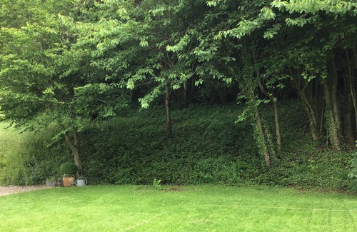 Gonneville-sur-Honfleur Apartment | Appartement 2chambres au Calme Avec Terrain Près Dhonfleur