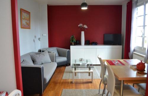 Barbezieux-Saint-Hilaire Apartment | Appartement cosy avec terrasse et jardin à Barbezieux, calme et indépendant - FR-1-653-196