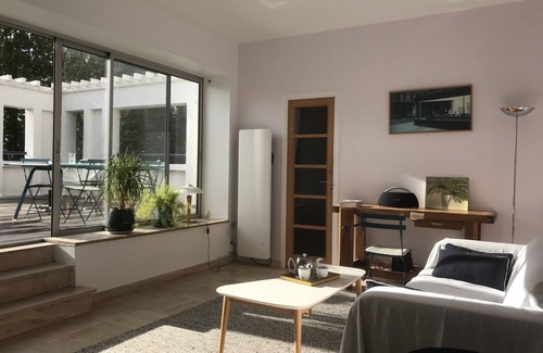 Champigny-sur-Marne Apartment | Appartement Lumineux Dans Hôtel Particulier Avec Terrasse Bord de Marne