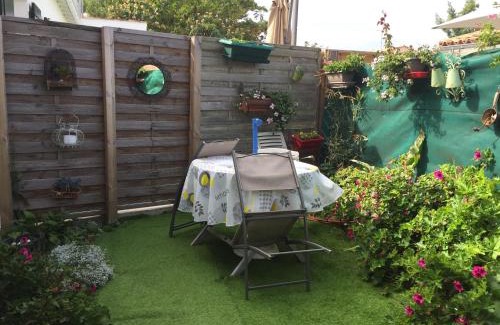 Ars-en-Re Apartment | Appartement à l’étage indépendant