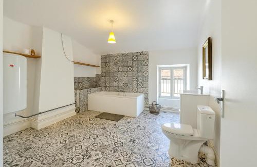 Lavelanet Apartment | Appartement 2 chambres avec baignoire Lavelanet