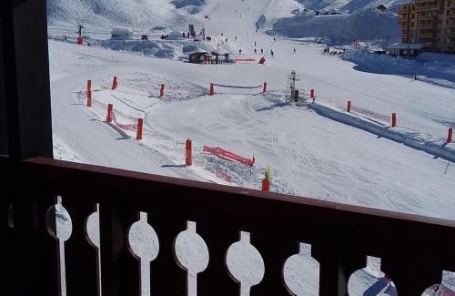 Plagne Soleil Apartment | Appartement au pied des pistes avec balcon et cuisine équipée - FR-1-455-7