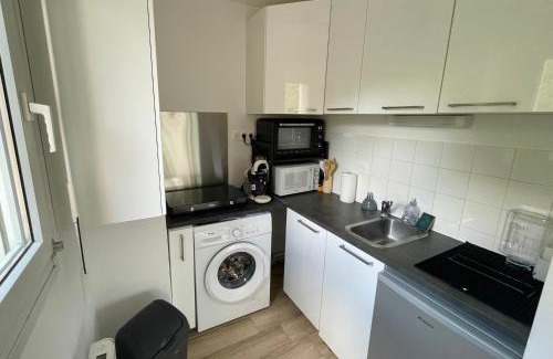 Louviers Apartment | Appartement avec Loggia et Parking privé