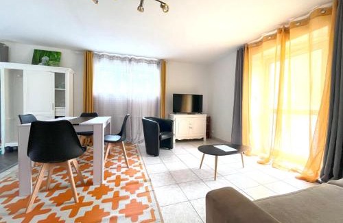 Begard Apartment | Appartement avec terrasse dans un parc privé