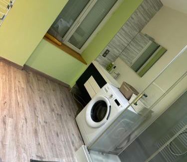 Saint-Antheme Apartment | Appartement balcon