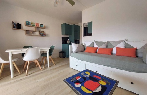 Les Sablettes Apartment | Appartement Côte Varoise, Plage des Sablettes à 5min, Clim, Piscine en été