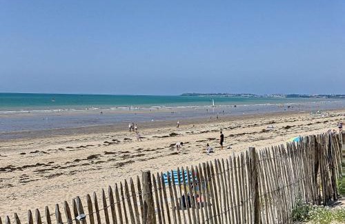 Jullouville-les-Pins Apartment | Appartement cosy à 100m de la plage et des commerces, centre de Jullouville - FR-1-361-37