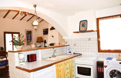 La Roche-sur-le-Buis Apartment | Appartement chaleureux avec piscine à La Roche-sur-le-Buis - 90 m²