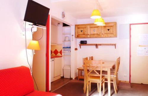 Bellentre Apartment | Appartement cosy 2 pièces + cabine, ski-in/ski-out, balcon sud, rénové, 6 pers, Montchavin Les Coches - FR-1-329-15