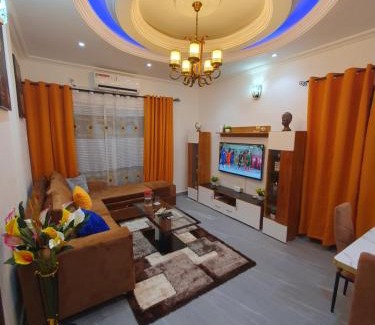 Douala Apartment | Appartement Cosy & Chill avec Groupe Electrogène, Forage, Parking, Gardien et WiFi