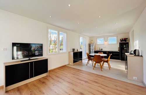 Albens Apartment | Appartement Dans Maison Entre Lacs et Montagne