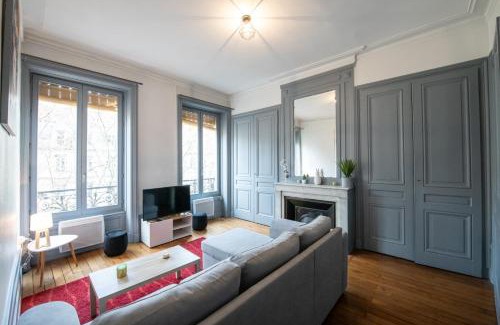 Moliere - Edgard Quinet Apartment | Appartement de charme dans le 6e - central