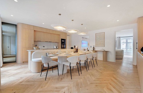8th Arrondissement Apartment | Appartement de Luxe : 4-Bedroom Apartment au Cœur du Quartier Madeleine