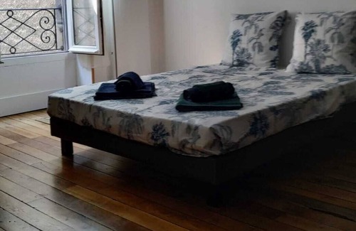 Brive-la-Gaillarde Apartment | Appartement Cocooning Brive Centre