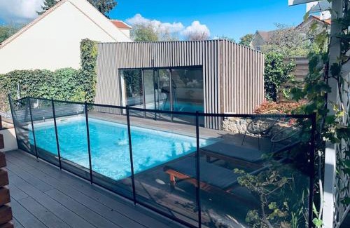 La Chapelle-en-Serval Apartment | Appartement proche Astérix, Chantilly, CDG, piscine 15 Juin au 30 Aout