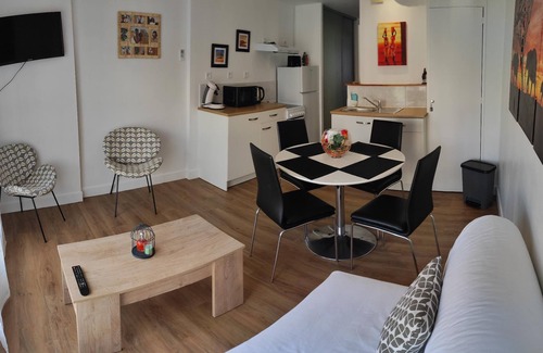 Les Aix-d'Angillon Apartment | Appartement T2 - Valençay 01