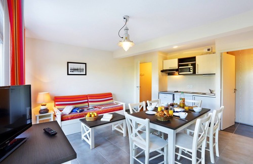 Saint-Pol-de-Leon Condo | Appartement proche de la plage + accès piscine