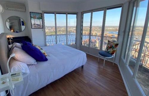 Moulins Apartment | Appartement lumineux à Moulins avec terrasse et proche centre - FR-1-489-413