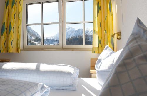 Kaprun Apartment | Appartement Mühle - including Summercard, Sauna, Kaprun's largest private garden with panoramic view