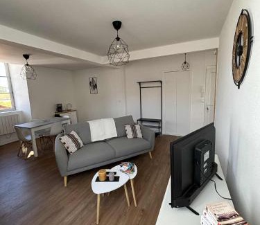 Combronde Apartment | Appartement moderne proche de l'autoroute