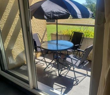 Saint-Cyprien Apartment | Appartement piscine golf