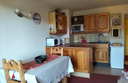 Villard-de-Lans Apartment | Appartement spacieux 2 pièces avec balcon au calme - 4 à 6 personnes, proche commodités - FR-1-761-35