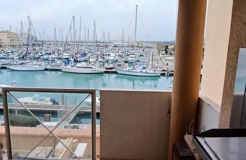Frontignan Apartment | Appartement T2 Frontignan-Plage, 6 pers, vue port, parking inclus - FR-1-785-17