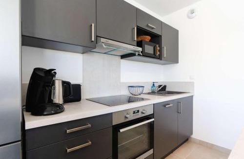 Narbonne-Plage Apartment | Appartement T3 Climatisé avec WIFI, Balcon et Parking à 300m de la Plage - Narbonne Plage - FR-1-409-255