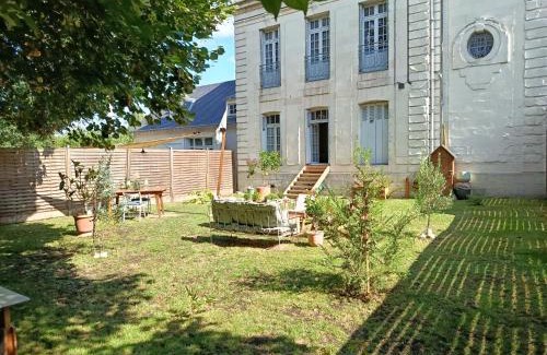 Chambray-les-Tours Apartment | Appartement tout confort, jardin, dans un Manoir au Sud de Tours