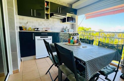 Pointe de la verdure Apartment | Appartement vue mer, piscine, dans quartier prisé de Gosier