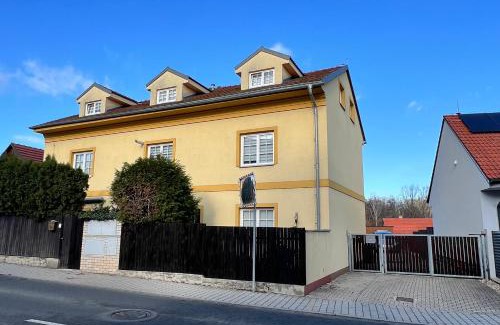 Pruhonice Apartment | Appartment Pruhonice & terrace