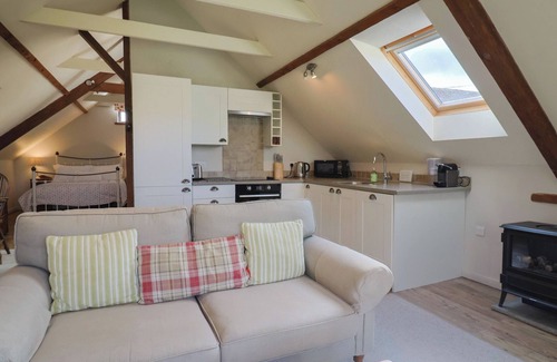 Honiton Cottage | APPLE LOFT, romantic, character holiday cottage in Upottery