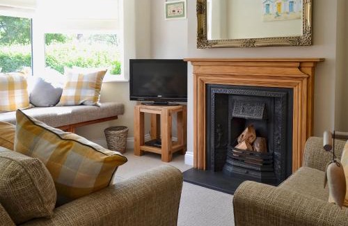 Scarborough House | Apple Tree House