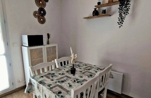 Le Verdon-sur-Mer Apartment | Appt 4/5 pers. in Verdon sur Mer in a 3-star tourist residence.