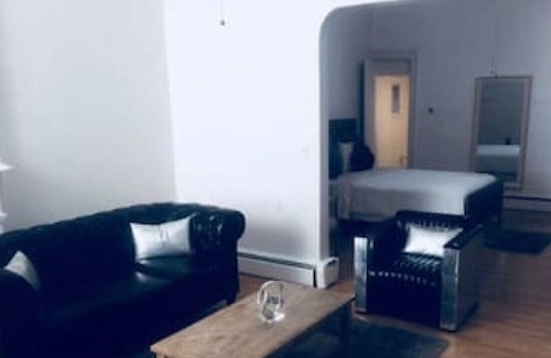 CUF Apartment | Apt #1 · Clean and Large loft apt near UC and OTR