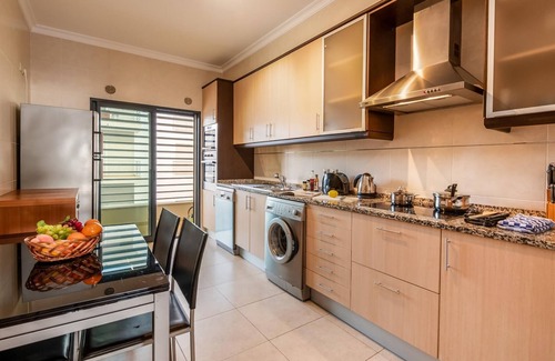 Meia Praia Apartment | Apt. Casa Gracy, with direct access to the communal pool