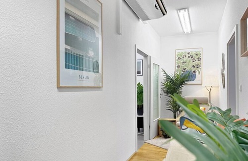 Rathaus Apartment | Apt for 9, walk to Schlossplatz
