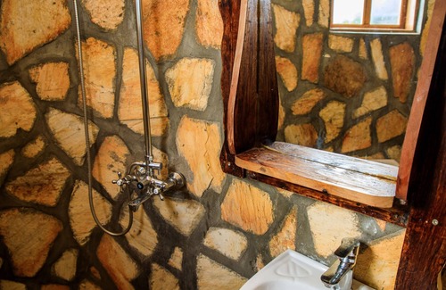 Fort Portal Cottage | Apuuli Safaris & Cottages