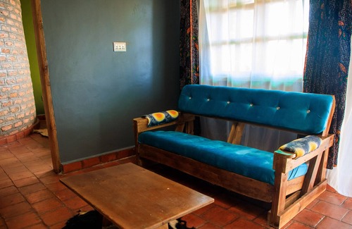 Fort Portal Cottage | Apuuli Safaris & Cottages