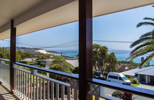 Forster House | Aqua Palm with Sweeping Views of On Mile