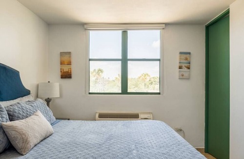 Mediania Alta Apartment | Aquatika Beach Resort with KingBed and Fast Wifi